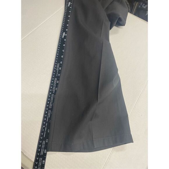 DOCKERS Men’s Gray Signature Khaki Relaxed Fit Pleated Pants Size W 44 L 30 - Picture 6 of 12